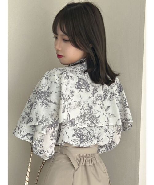 dazzlin（ダズリン）の「グロッシーケープフリルタイブラウス（シャツ/ブラウス・レディース・イエロー/ピンク/アイボリー/グレー・FREE）」の7枚目の写真