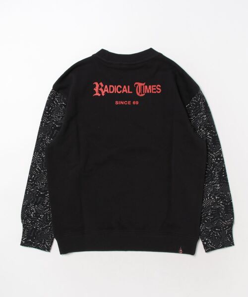 Quiksilver(クイックシルバー)の「RADICAL TIMES CREW Y/クイックシルバーキッズ袖切り替えバックプリントプルオーバースウェット(スウェット・キッズ・ブラック/バーガンディー・150/130/160/140)」の5枚目の写真