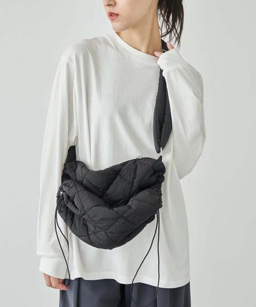 ANAP（アナップ）の「ナイロン キルティングサイドドロストショルダーバッグ（ショルダーバッグ・レディース・ブラック/カーキ/アイボリー・FREE）」の3枚目の写真