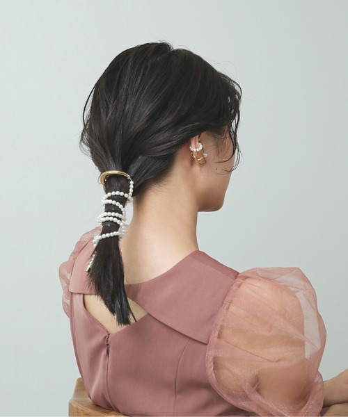 Kana（カナ）の「メタル ヘアカフ付き パール ワイヤー ポニー 結婚式 お呼ばれ オケージョン（ヘアピン・レディース・ゴールド・フリー）」の5枚目の写真