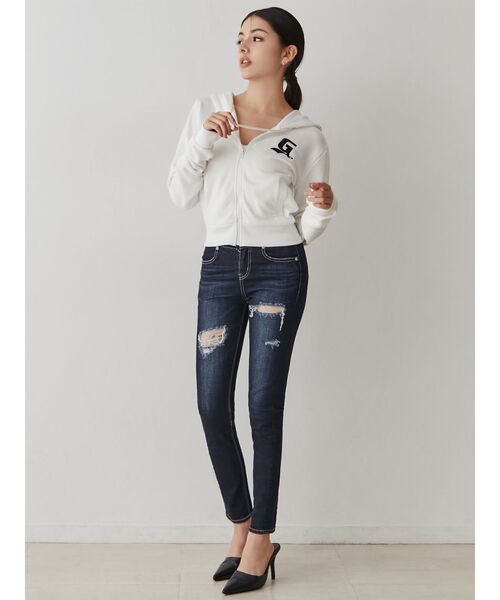 GYDA（ジェイダ）の「G embroidery ZIPUPスウェットパーカー（パーカー・レディース・ブラック/オフホワイト・FREE）」の4枚目の写真