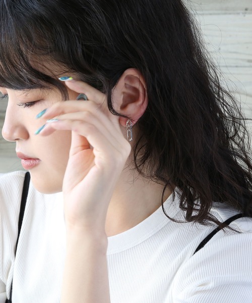 colleca la（コレカラ）の「樹脂ノンホール・フィガロチェーンイヤリング（イヤリング・レディース・シルバー/ゴールド・ﾌﾘ-）」の3枚目の写真