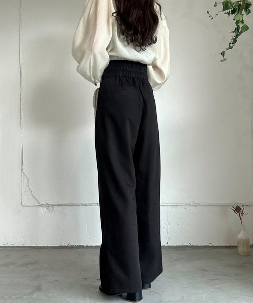 LAUIR(ラウアー)の「ハイウエストタックストレートパンツ(スラックス・レディース・ベージュ/ブラウン系その他/ブラック・LARGE/MEDIUM)」の9枚目の写真