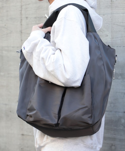MAISON CLUB（メゾンクラブ）の「【MAISON CLUB】マルチ収納2WAYナイロントート ショルダーバッグ KNF037（ショルダーバッグ・メンズ・グレー/ダークグレー/ブラック・FREE）」の9枚目の写真
