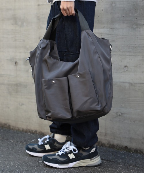 MAISON CLUB（メゾンクラブ）の「【MAISON CLUB】マルチ収納2WAYナイロントート ショルダーバッグ KNF037（ショルダーバッグ・メンズ・グレー/ダークグレー/ブラック・FREE）」の15枚目の写真