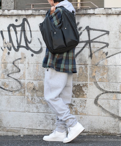 MAISON CLUB（メゾンクラブ）の「【MAISON CLUB】マルチ収納2WAYナイロントート ショルダーバッグ KNF037（ショルダーバッグ・メンズ・グレー/ダークグレー/ブラック・FREE）」の18枚目の写真