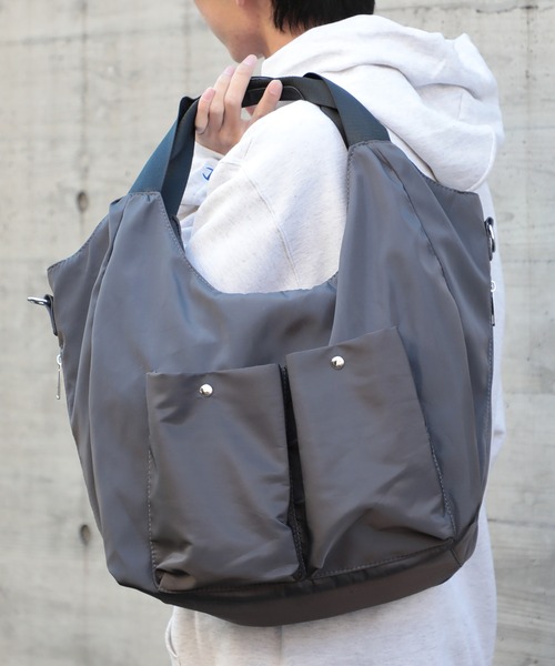 MAISON CLUB（メゾンクラブ）の「【MAISON CLUB】マルチ収納2WAYナイロントート ショルダーバッグ KNF037（ショルダーバッグ・メンズ・グレー/ダークグレー/ブラック・FREE）」の12枚目の写真