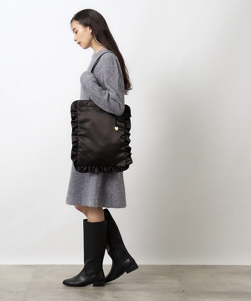 OPAQUE.CLIP（オペークドットクリップ）の「◆【軽量/A4収納可】フリルサテントートバッグ/セレモニー対応（トートバッグ・レディース・ブラック/ベージュ・00）」の13枚目の写真