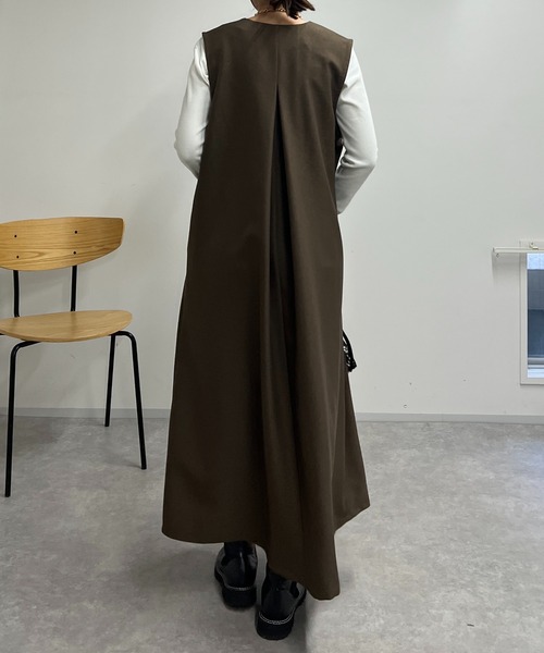 un dix cors（アンディコール）の「《2サイズ展開》ウエストタックフレアワンピース（ワンピース・レディース・モカ/ブラック/グレー・FREE/S）」の6枚目の写真