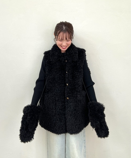 Olu.（オルドット）の「グローブセットボアベストアウター（ベスト・レディース・ブラック/ホワイト・FREE）」の12枚目の写真