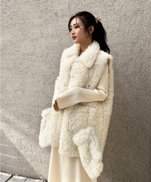 Olu.（オルドット）の「グローブセットボアベストアウター（ベスト・レディース・ブラック/ホワイト・FREE）」の3枚目の写真