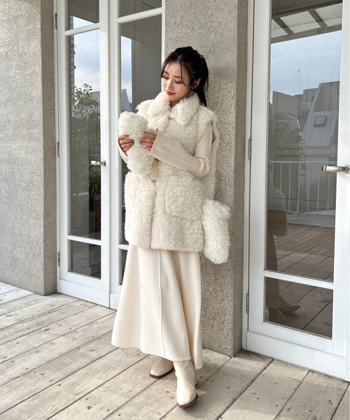 Olu.（オルドット）の「グローブセットボアベストアウター（ベスト・レディース・ブラック/ホワイト・FREE）」の6枚目の写真