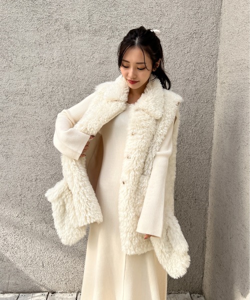 Olu.（オルドット）の「グローブセットボアベストアウター（ベスト・レディース・ブラック/ホワイト・FREE）」の4枚目の写真