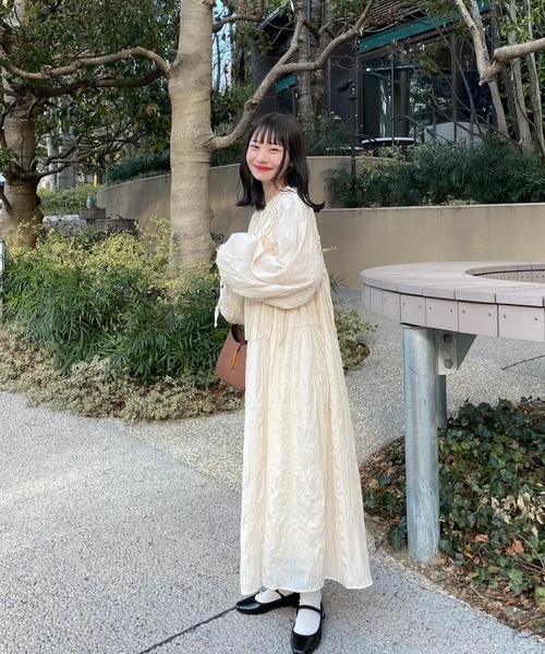 hinari(ヒナリ)の「ワッシャーアシメティアードワンピ(ワンピース・レディース・ナチュラル/ブラック/ホワイト・SMALL/FREE)」の18枚目の写真