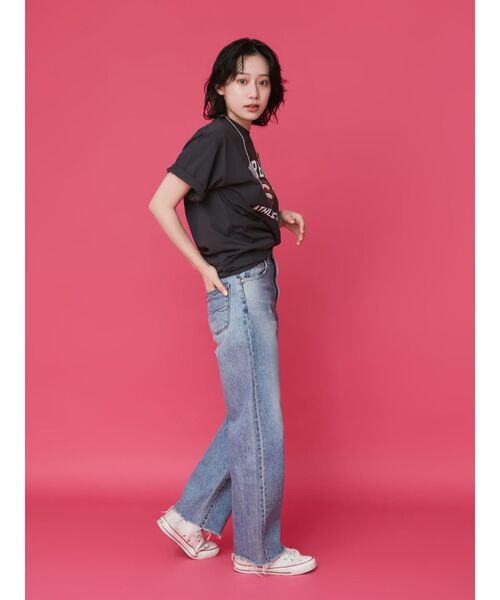 Ungrid(アングリッド)の「【WEB限定】カレッジロゴTee(Tシャツ/カットソー・レディース・チャコールグレー/オフホワイト/グリーン・FREE)」の9枚目の写真
