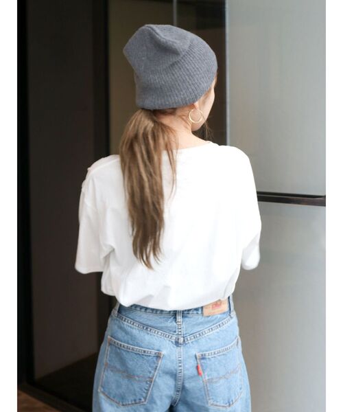 Ungrid(アングリッド)の「【WEB限定】カレッジロゴTee(Tシャツ/カットソー・レディース・チャコールグレー/オフホワイト/グリーン・FREE)」の13枚目の写真