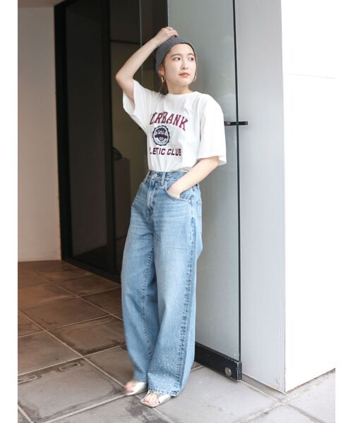 Ungrid(アングリッド)の「【WEB限定】カレッジロゴTee(Tシャツ/カットソー・レディース・チャコールグレー/オフホワイト/グリーン・FREE)」の15枚目の写真