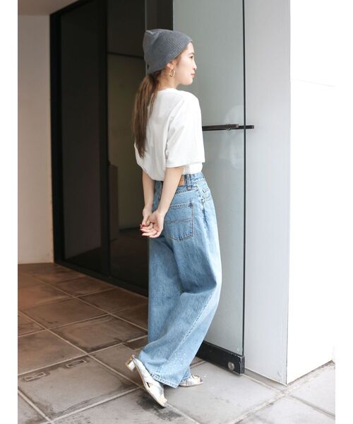 Ungrid(アングリッド)の「【WEB限定】カレッジロゴTee(Tシャツ/カットソー・レディース・チャコールグレー/オフホワイト/グリーン・FREE)」の16枚目の写真