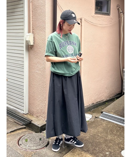 Ungrid(アングリッド)の「【WEB限定】カレッジロゴTee(Tシャツ/カットソー・レディース・チャコールグレー/オフホワイト/グリーン・FREE)」の4枚目の写真