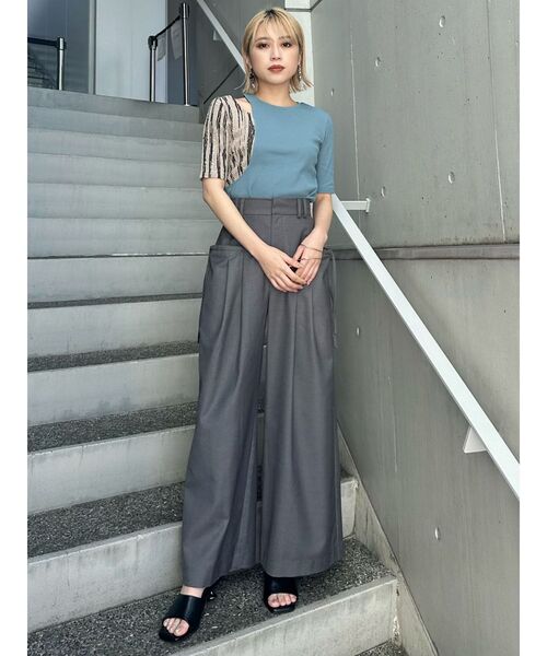 MURUA（ムルーア）の「ドッキングカットアウトトップス（Tシャツ/カットソー・レディース・ブラック/グレー/ブルー・FREE）」の14枚目の写真