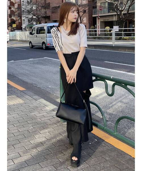 MURUA（ムルーア）の「ドッキングカットアウトトップス（Tシャツ/カットソー・レディース・ブラック/グレー/ブルー・FREE）」の18枚目の写真