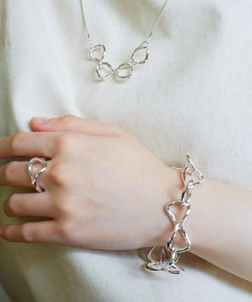 Nothing And Others(ナッシングアンドアザーズ)の「「Nothing And Others/ナッシングアンドアザーズ」Hook chain Bracelet(ブレスレット・レディース・マルチ/シルバー・FREE)」の5枚目の写真