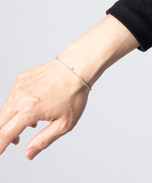 TOM WOOD（トムウッド）の「TOM WOOD Spike Bracelet トムウッド スパイク シルバー ブレスレット（ブレスレット・レディース・シルバー・SMALL/MEDIUM/LARGE）」の5枚目の写真