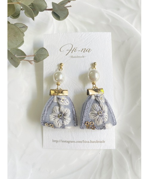 tone（トーン）の「【Hi-na】刺繍リボンタッセル×バロックパール　ピアス(MA)（ピアス（両耳用）・レディース・ブラック/グレー/ベージュ・FREE）」の3枚目の写真
