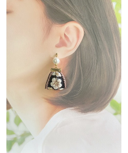 tone（トーン）の「【Hi-na】刺繍リボンタッセル×バロックパール　ピアス(MA)（ピアス（両耳用）・レディース・ブラック/グレー/ベージュ・FREE）」の10枚目の写真