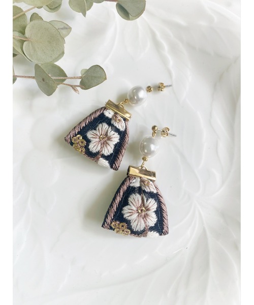 tone（トーン）の「【Hi-na】刺繍リボンタッセル×バロックパール　ピアス(MA)（ピアス（両耳用）・レディース・ブラック/グレー/ベージュ・FREE）」の9枚目の写真