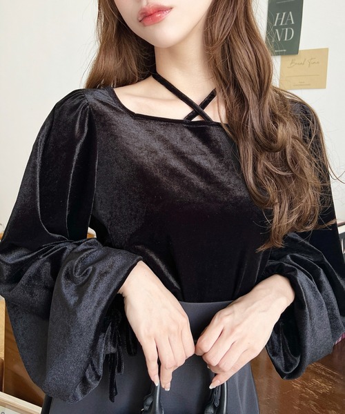 moment+(モーメントプラス)の「ボリュームスリーブスクエアホルターネックシャイニーベロアプルオーバー(Tシャツ/カットソー・レディース・ブラック/グレイッシュベージュ/チャコールグレー/ピンク/ブラウン・M/L)」の16枚目の写真