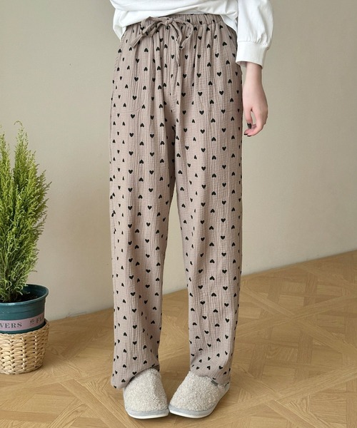 DAY CLOSET(デイ クローゼット)の「レディース 小粒ハートのコットンルームウェアパンツ(ルームウェア/パジャマ・レディース・ブルー/クリーム/パープル/ピンク/グレー/ブラック系その他/モカ/レッド系その他・M/L/XL)」の4枚目の写真