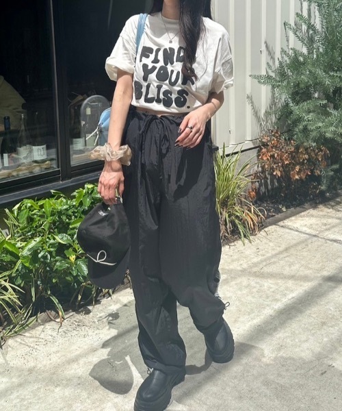 nemne store（ネンネストア）の「【低身長サイズあり】オーバーサイズアソートTシャツ（Tシャツ/カットソー・レディース・スミクロ/オートミール/ブラウン/ブルー/オフホワイト・SMALL/MEDIUM）」の16枚目の写真