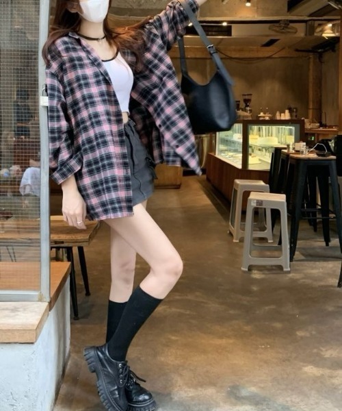 DIAVEL（ディアベル）の「４色展開 チェック柄シャツ（シャツ/ブラウス・レディース・ブルー/ホワイト×ブラック/イエロー/ピンク・M）」の9枚目の写真