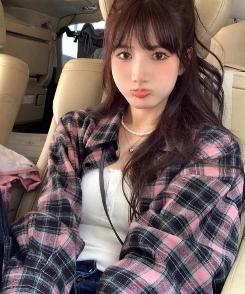 DIAVEL（ディアベル）の「４色展開 チェック柄シャツ（シャツ/ブラウス・レディース・ブルー/ホワイト×ブラック/イエロー/ピンク・M）」の8枚目の写真