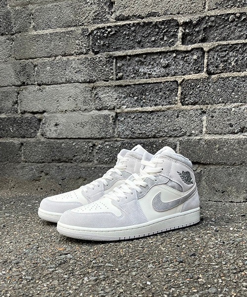 WMNS AIR JORDAN 1 MID SE