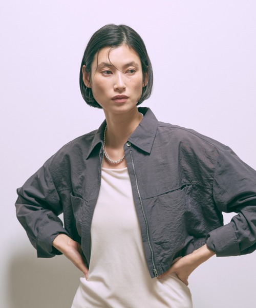 EN NEUME(エンノイム)の「Cropped Shirt Jacket(シャツ/ブラウス・レディース・グレー/ダークブラウン/ベージュ・FREE)」の1枚目の写真
