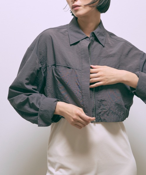 EN NEUME(エンノイム)の「Cropped Shirt Jacket(シャツ/ブラウス・レディース・グレー/ダークブラウン/ベージュ・FREE)」の18枚目の写真
