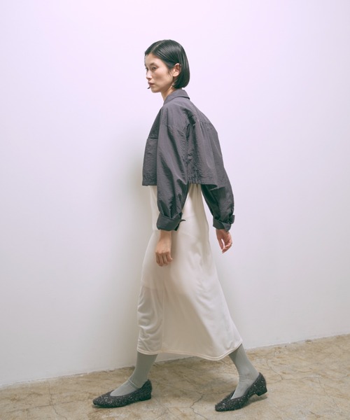 EN NEUME(エンノイム)の「Cropped Shirt Jacket(シャツ/ブラウス・レディース・グレー/ダークブラウン/ベージュ・FREE)」の20枚目の写真