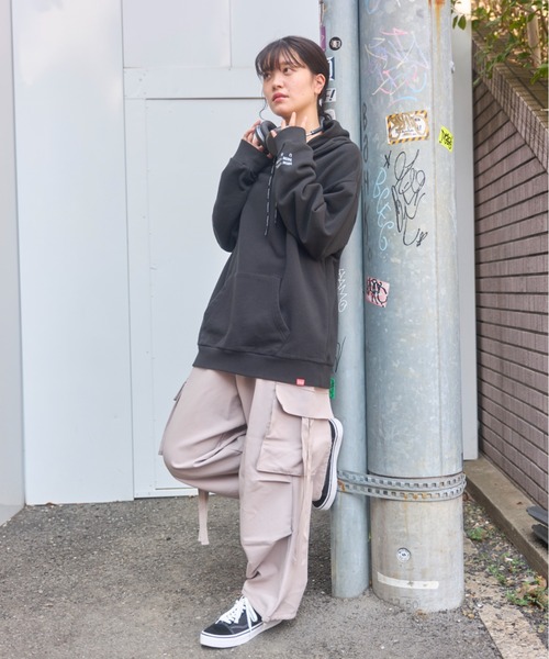 Manhattan Portage（マンハッタンポーテージ）の「Sweat Parka（パーカー・メンズ・ライトグレー/ブラック/ヘザーチャコール/ピンク・LARGE/MEDIUM/SMALL/X-LARGE）」の15枚目の写真