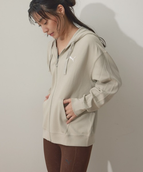 PUMA（プーマ）の「【PUMA】HER フーデッドジャケット（パーカー・レディース・ベージュ/ブラック・L）」の2枚目の写真