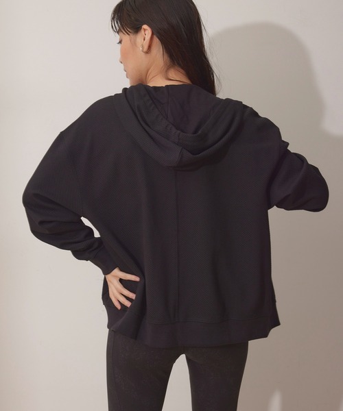 PUMA（プーマ）の「【PUMA】HER フーデッドジャケット（パーカー・レディース・ベージュ/ブラック・L）」の21枚目の写真