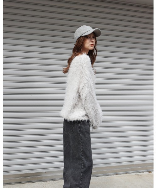 Alt due(オルトデュー)の「【Alt due/オルト デュー】フェザーヤーンドロップショルダーシルエットプルオーバーニット(ニット/セーター・レディース・ベージュ/アイボリー/ブラック/ライトグレー・FREE)」の12枚目の写真