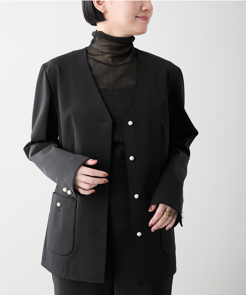 Room no.8(ルームエイト)の「ROOM NO.8 BLACK CAMELLIA RIB Vネックジャケット BR8B-46-30520(ノーカラージャケット・レディース・ブラック・FREE)」の2枚目の写真