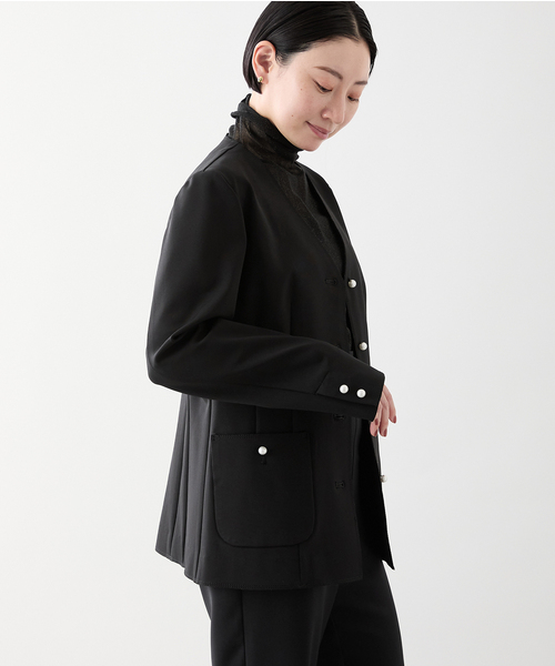 Room no.8(ルームエイト)の「ROOM NO.8 BLACK CAMELLIA RIB Vネックジャケット BR8B-46-30520(ノーカラージャケット・レディース・ブラック・FREE)」の5枚目の写真
