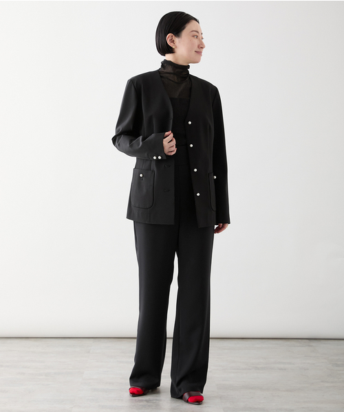 Room no.8(ルームエイト)の「ROOM NO.8 BLACK CAMELLIA RIB Vネックジャケット BR8B-46-30520(ノーカラージャケット・レディース・ブラック・FREE)」の8枚目の写真