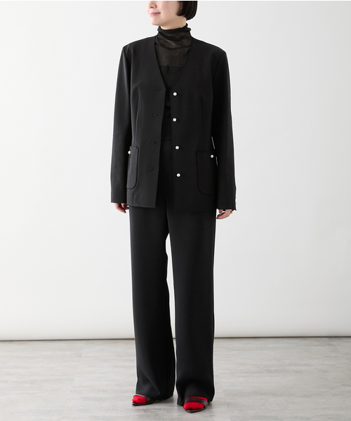 Room no.8(ルームエイト)の「ROOM NO.8 BLACK CAMELLIA RIB Vネックジャケット BR8B-46-30520(ノーカラージャケット・レディース・ブラック・FREE)」の9枚目の写真