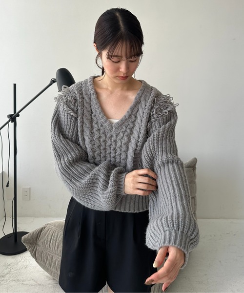 Amiur（エミレ）の「fringe bulky pullover / フリンジバルキープルオーバー（ニット/セーター・レディース・グレー/アイボリー・FREE）」の9枚目の写真