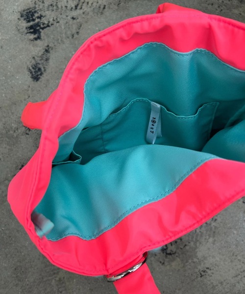 cheek(BAG)(チーク)の「neon monster tote / モンスターチャーム トートバッグ(トートバッグ・レディース・オレンジ/グリーン/ピンク/イエロー・FREE)」の22枚目の写真