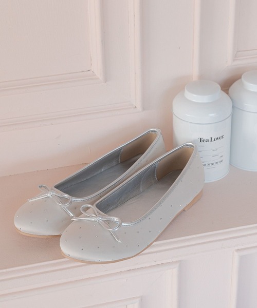 mysty woman(ミスティウーマン)の「リボンスタッズバレエ 292512(バレエシューズ・レディース・シルバー/ブラック・MEDIUM/LARGE)」の2枚目の写真